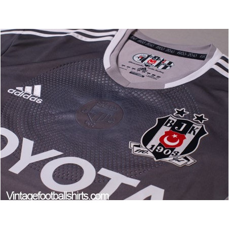 Troisième maillot Besiktas pour la saison 2013-14